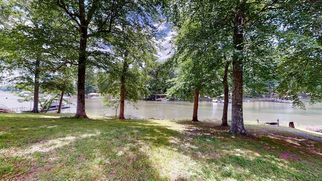 view of yard with a water view