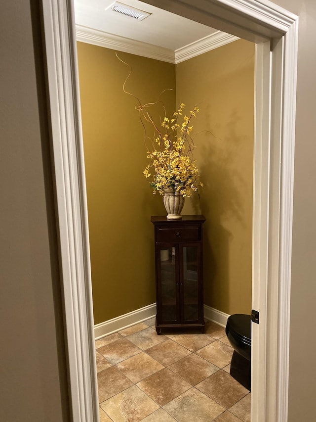 2271 Timberwood Trce, Monteagle, TN 37356 - interior details featuring baseboards, crown molding, and visible vents