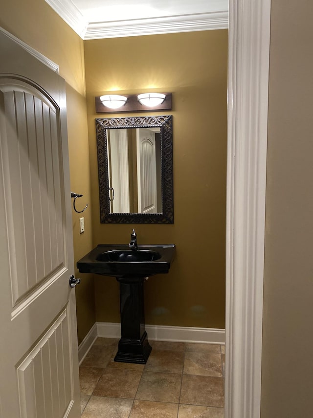 2271 Timberwood Trce, Monteagle, TN 37356 - bathroom featuring decorative columns, baseboards, and crown molding