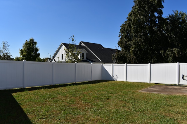 view of yard with a patio area