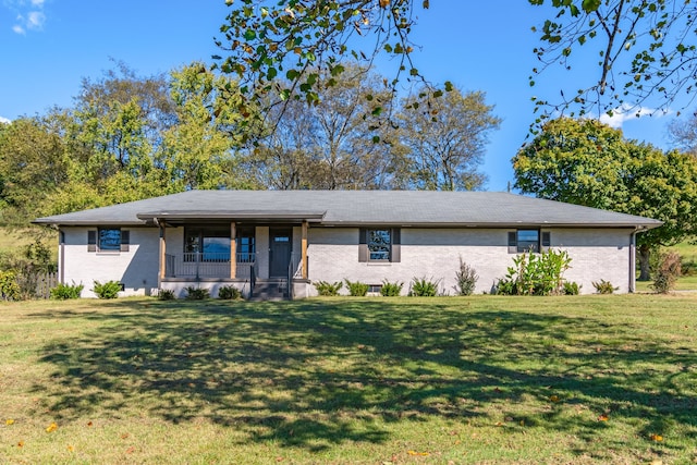 view of front of house featuring a front yard