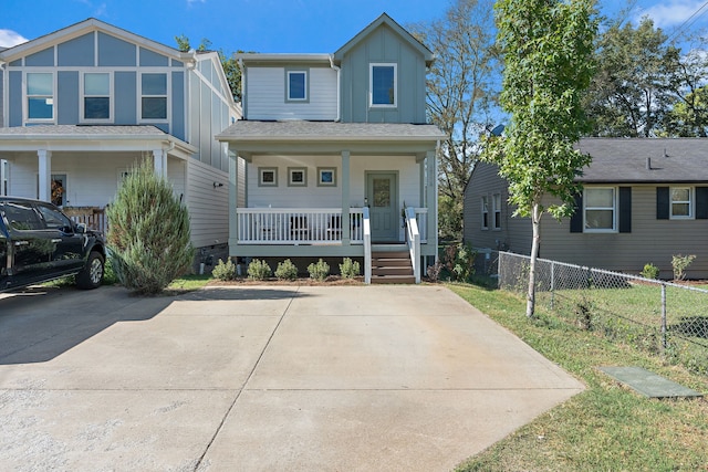 view of front of home featuring a porch