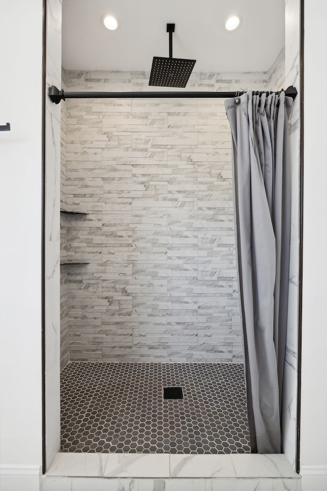 bathroom with curtained shower