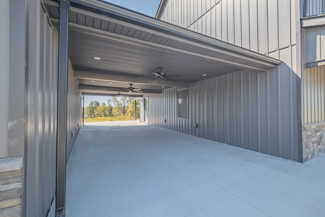 garage featuring ceiling fan