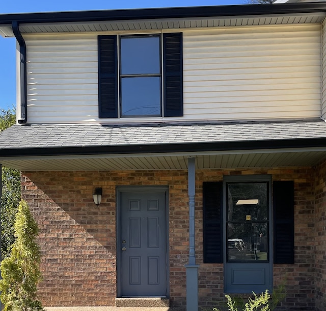 view of front facade with covered porch