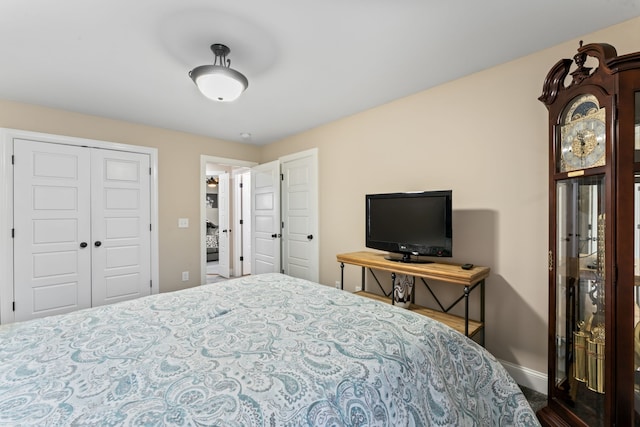 bedroom featuring a closet