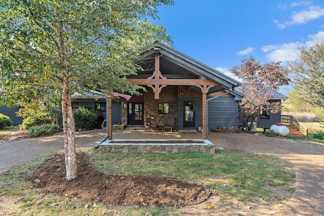 view of front facade featuring covered porch