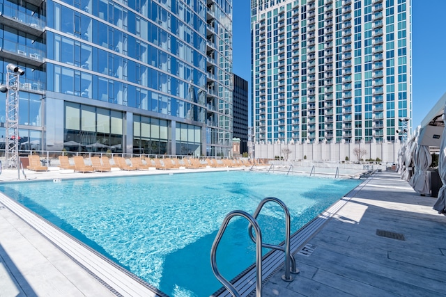 view of swimming pool