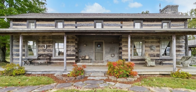 view of front of home featuring a porch