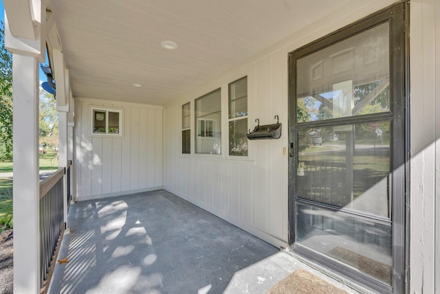 606 S Chestnut St, Monterey, TN 38574 - exterior space featuring covered porch and an attached carport