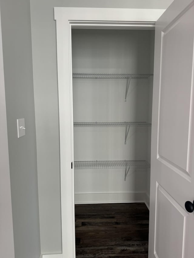 952 Greenwood Ave, Clarksville, TN 37040 - view of closet