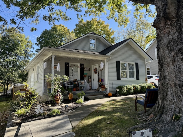 bungalow-style home with covered porch