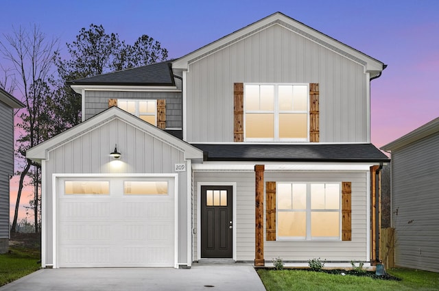 view of front facade featuring a garage