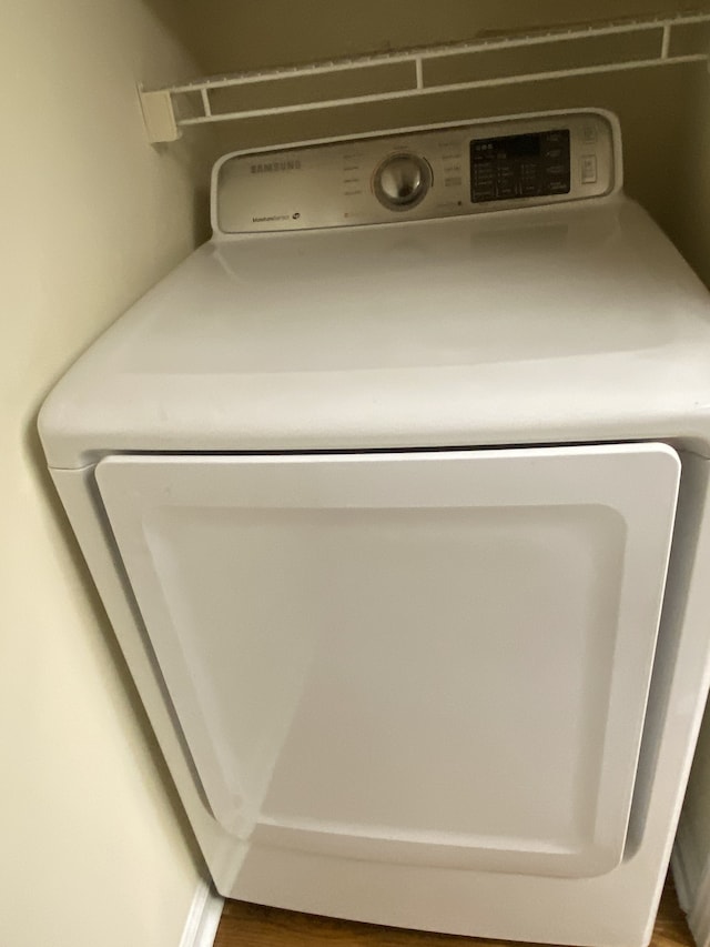 laundry area with washer / dryer