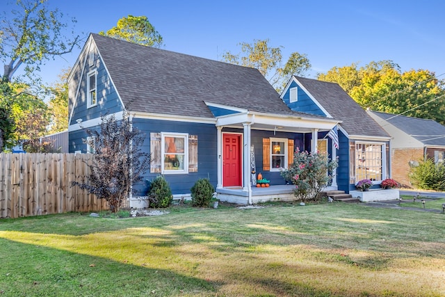 view of front of property with a front yard