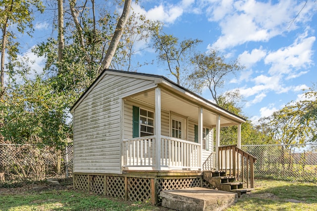 view of front of home featuring a porch