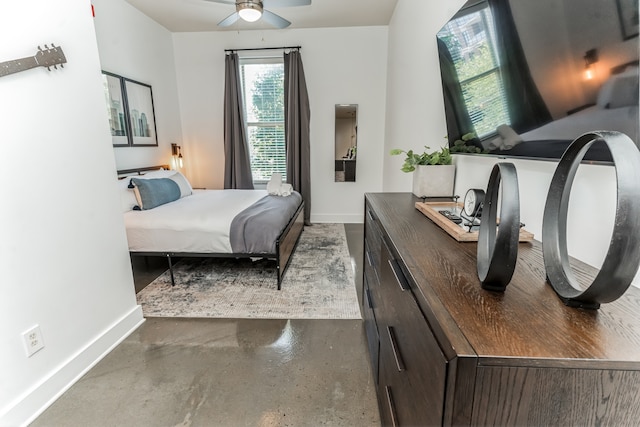 bedroom with ceiling fan