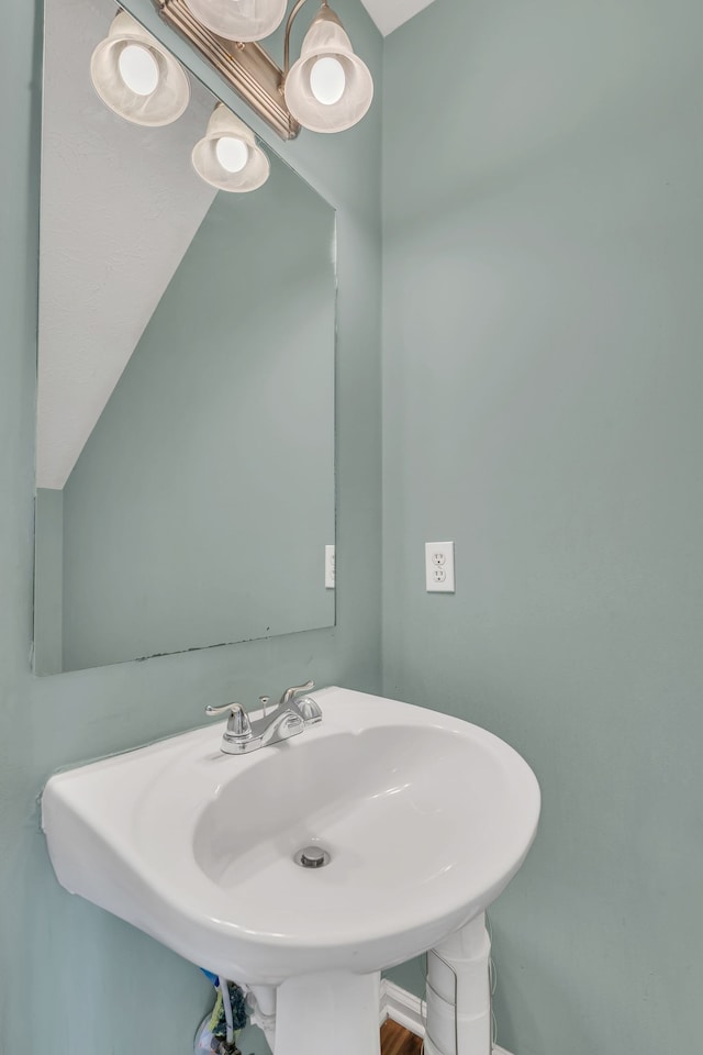 bathroom featuring sink