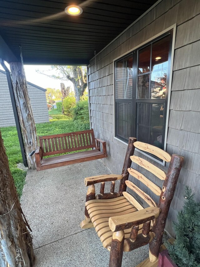 609 Whitthorne St, Shelbyville, TN 37160 - view of patio / terrace