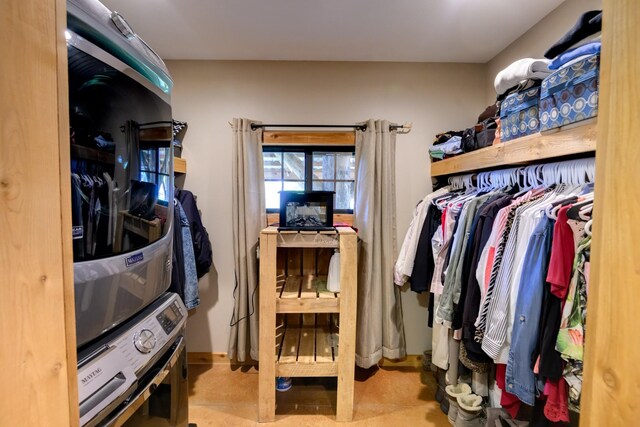 609 Whitthorne St, Shelbyville, TN 37160 - spacious closet featuring estacked washer and dryer