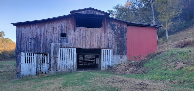 view of outdoor structure