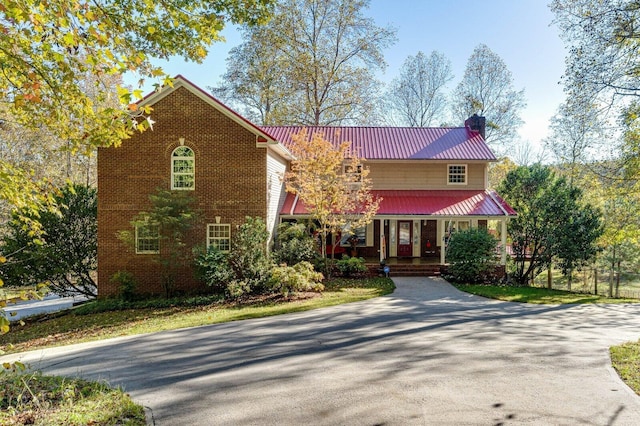 view of front property