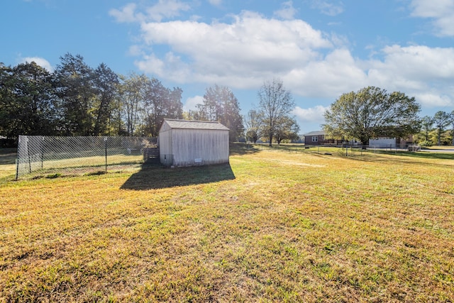 view of yard with a shed