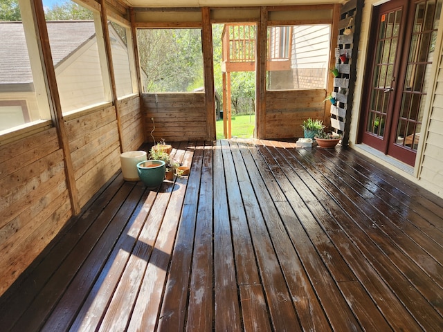 unfurnished sunroom with a healthy amount of sunlight