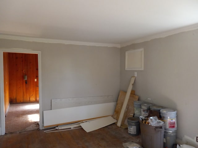 unfurnished room with ornamental molding