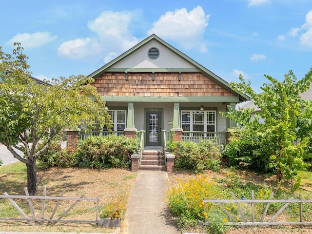 view of front facade with covered porch