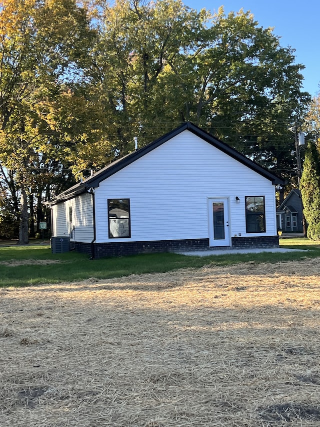 view of front facade with central AC