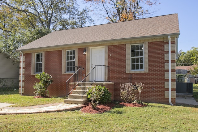 view of front of house featuring a front yard