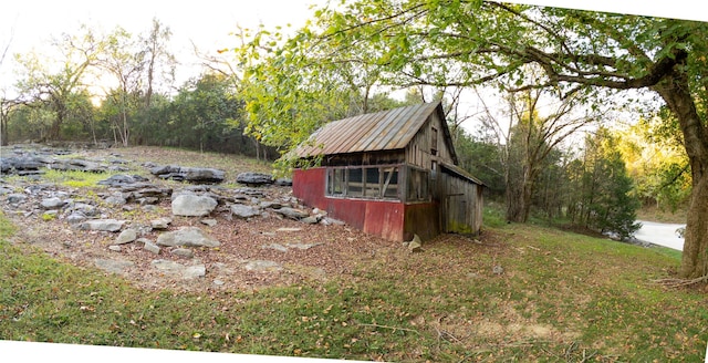 view of outdoor structure