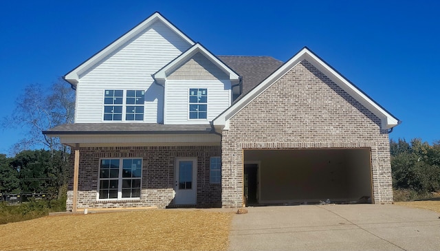 view of front of home with a front lawn