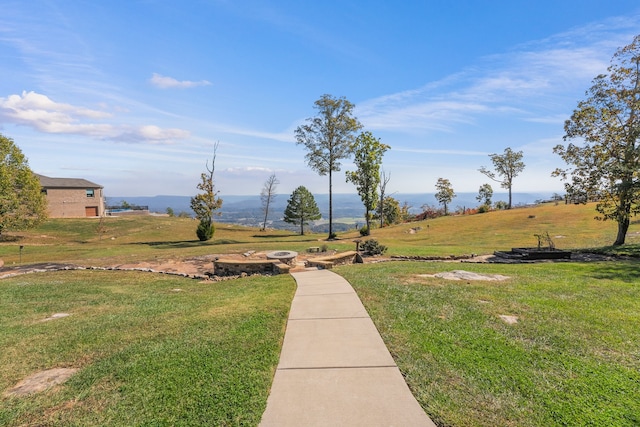 view of yard featuring a rural view