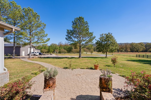 view of yard featuring a patio area