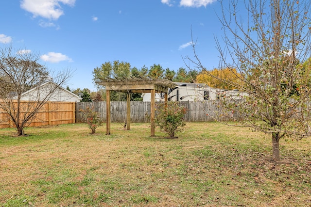 view of yard featuring a pergola