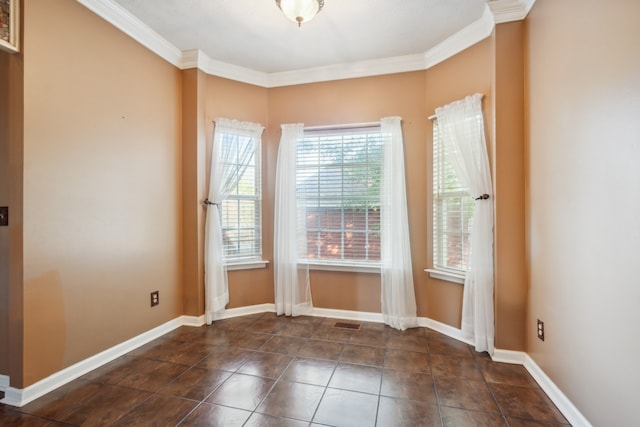 entryway with crown molding