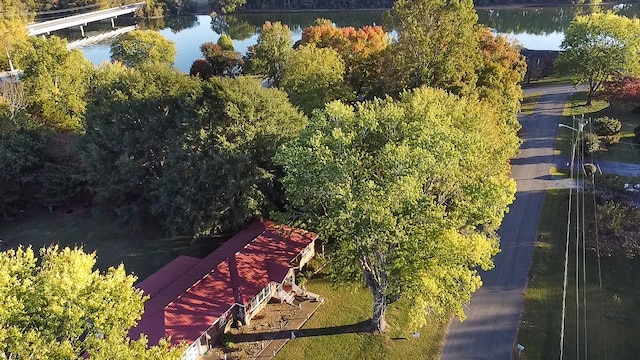 bird's eye view featuring a water view