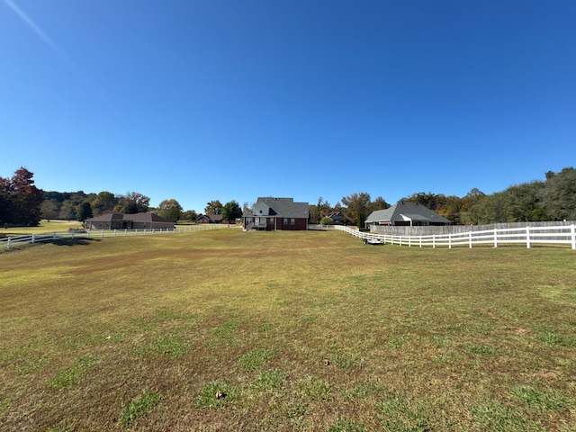 view of yard featuring a rural view