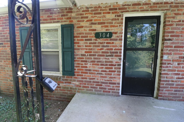 304 Mitchell St, Clarksville, TN 37042 - property entrance featuring brick siding
