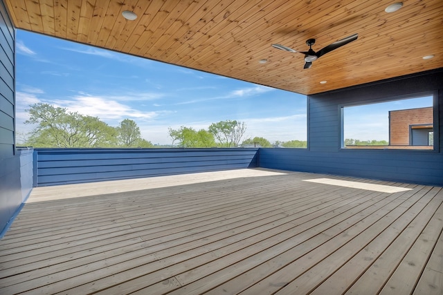 deck with ceiling fan