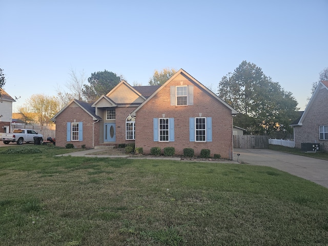 view of front of house with a front yard