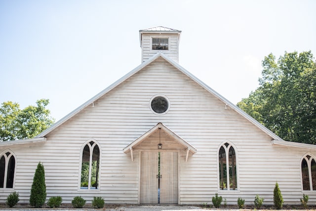 view of front facade