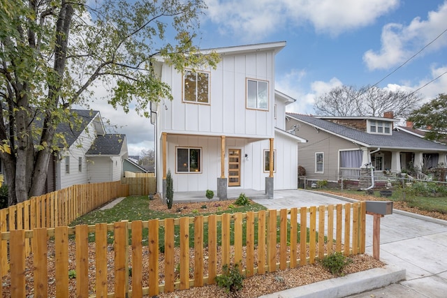 view of front of house with covered porch