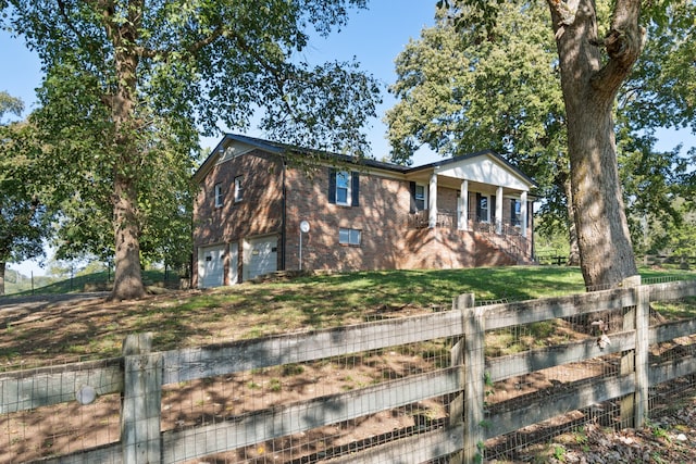 view of front facade with a garage