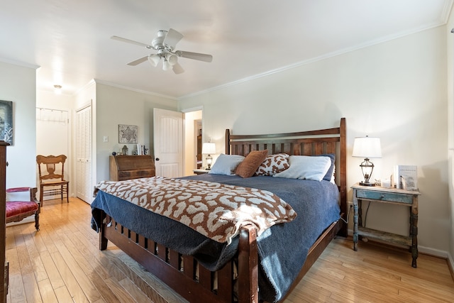 bedroom with ceiling fan, light hardwood / wood-style flooring, and crown molding