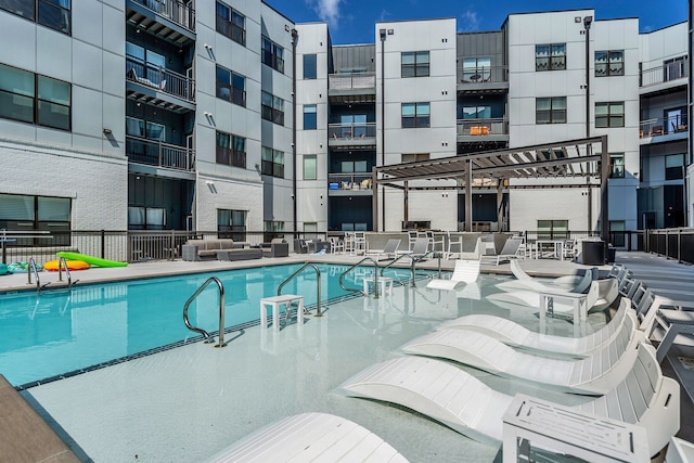 view of swimming pool