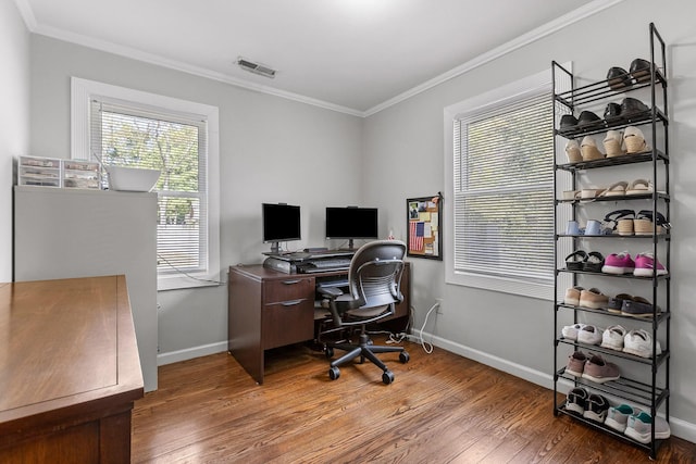 1529 Springvale Rd, Chattanooga, TN 37412 - office area with wood finished floors and crown molding