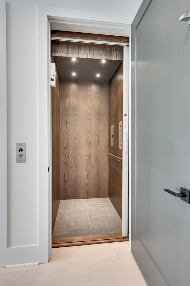 bathroom featuring elevator